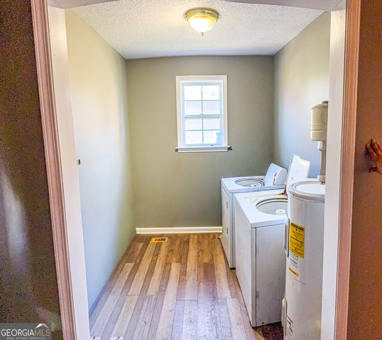 618 S Broad St, Rome, GA 30161