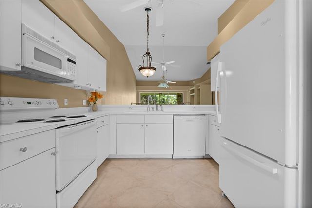 8055 Tiger CV 608, Naples, FL 34113