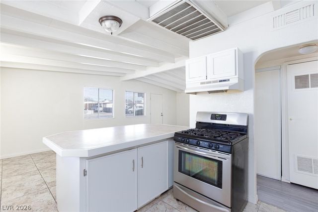 232 HILLCREST Drive 0, Henderson, NV 89015