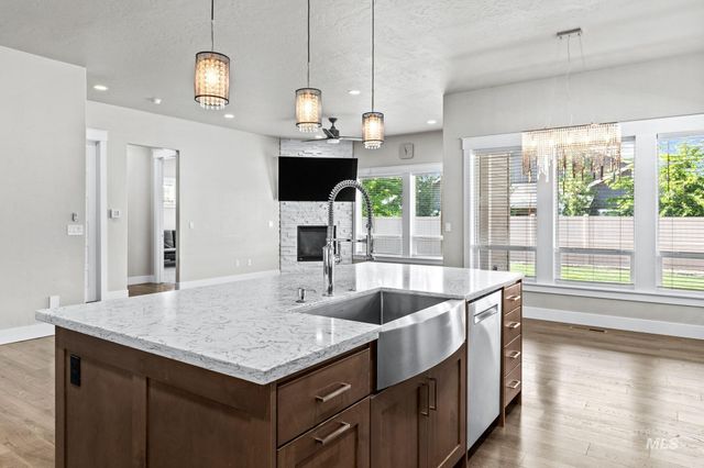 2934 E Murchison St, Meridian, ID 83642