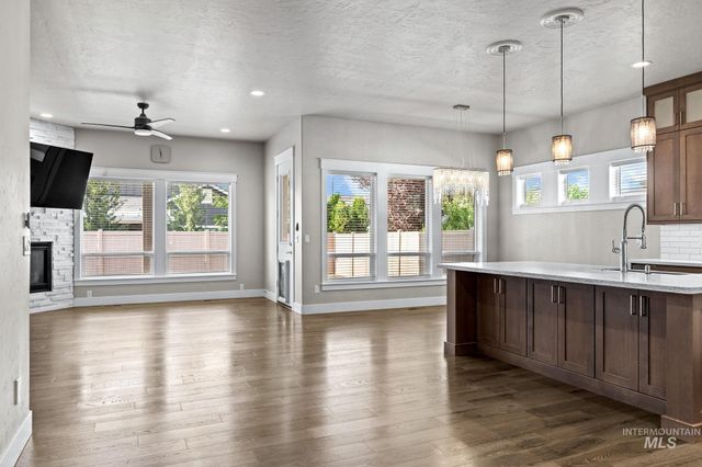 2934 E Murchison St, Meridian, ID 83642