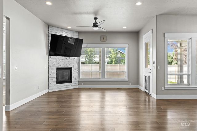 2934 E Murchison St, Meridian, ID 83642