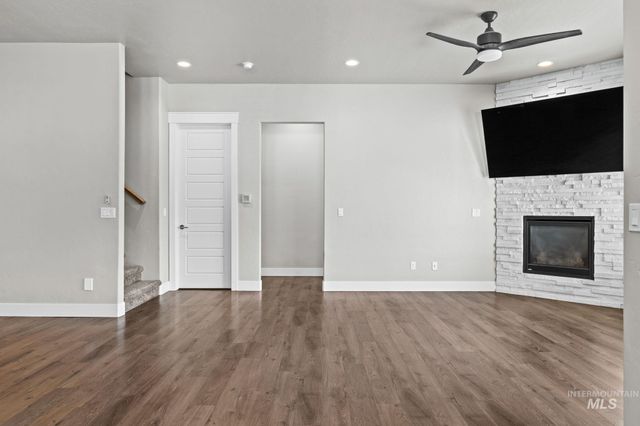 2934 E Murchison St, Meridian, ID 83642