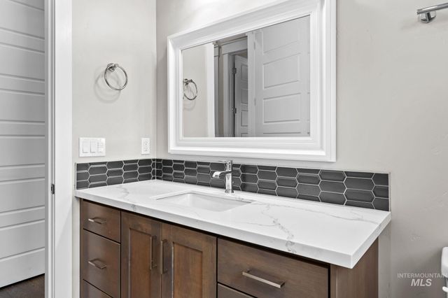 2934 E Murchison St, Meridian, ID 83642