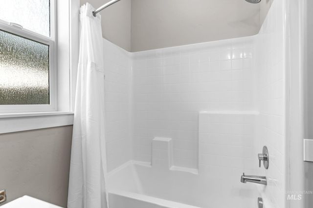 2934 E Murchison St, Meridian, ID 83642