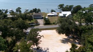 2233 Bay Grove Road, Freeport, FL 32439