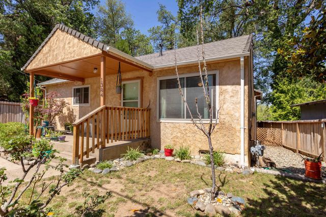 1384 Diamond Street, Anderson, CA 96007