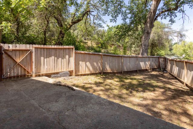 1384 Diamond Street, Anderson, CA 96007