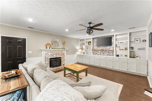 1407 Woodland Circle, Gainesville, GA 30501