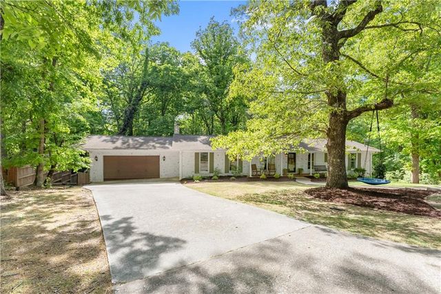 1407 Woodland Circle, Gainesville, GA 30501