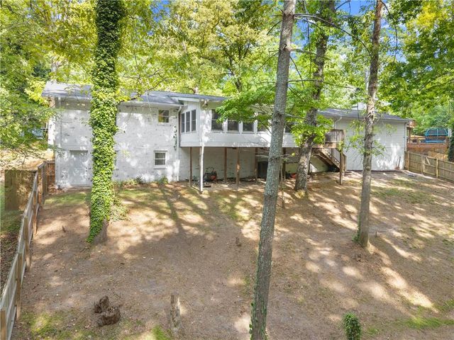 1407 Woodland Circle, Gainesville, GA 30501