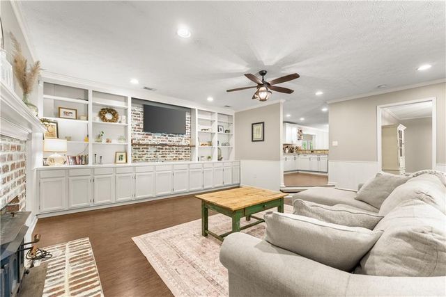 1407 Woodland Circle, Gainesville, GA 30501
