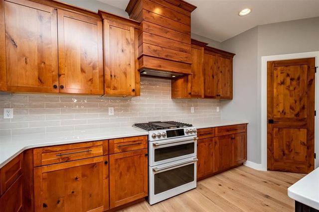 3061 Ridgeview Circle, Coralville, IA 52241