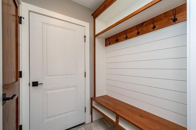 3061 Ridgeview Circle, Coralville, IA 52241