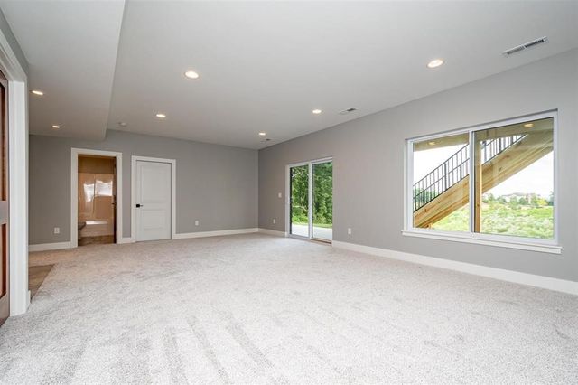 3061 Ridgeview Circle, Coralville, IA 52241