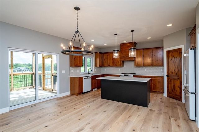 3061 Ridgeview Circle, Coralville, IA 52241