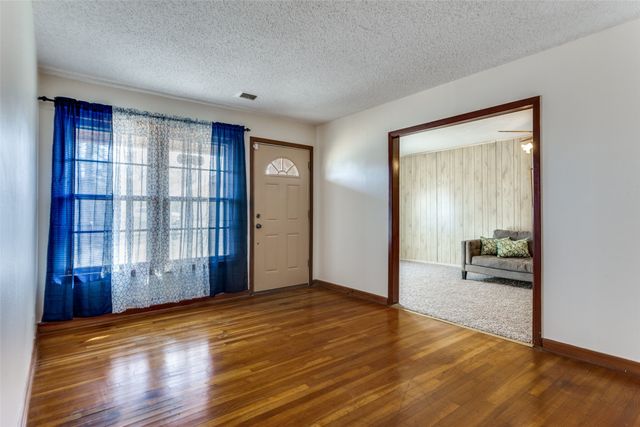 4812 Flagstone Drive, Fort Worth, TX 76114