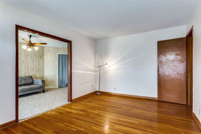 4812 Flagstone Drive, Fort Worth, TX 76114