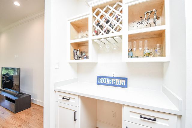 918 W 25th Street E, Houston, TX 77008