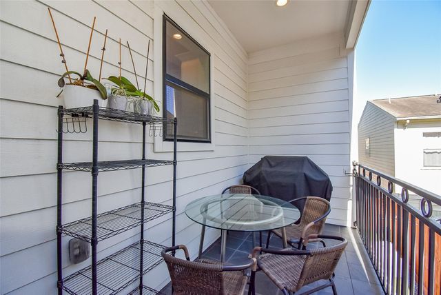918 W 25th Street E, Houston, TX 77008