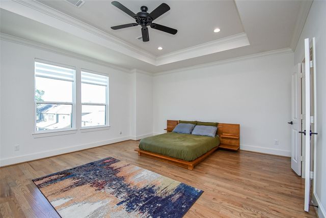918 W 25th Street E, Houston, TX 77008