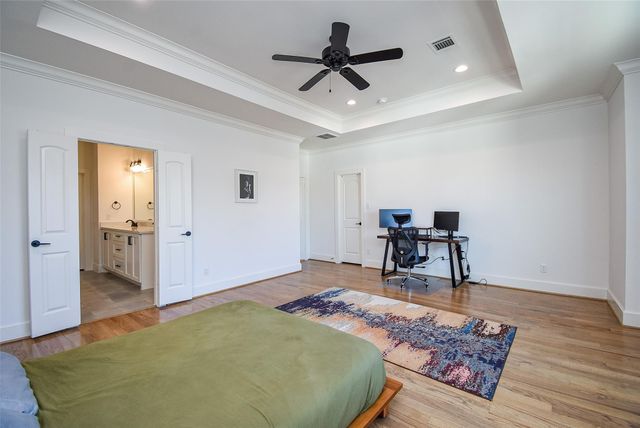 918 W 25th Street E, Houston, TX 77008