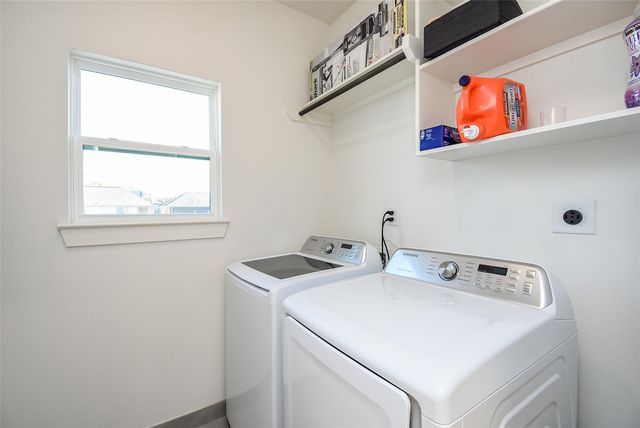 918 W 25th Street E, Houston, TX 77008