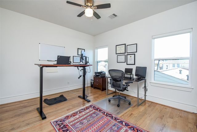 918 W 25th Street E, Houston, TX 77008