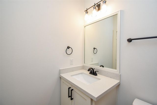 918 W 25th Street E, Houston, TX 77008