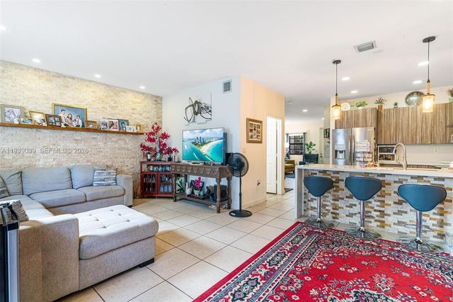 343 NE 37th Ter 343, Homestead, FL 33033