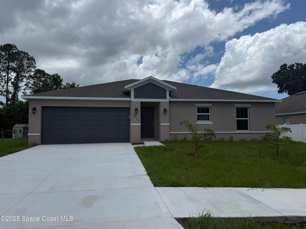1036 Salina Street SE, 16, Palm Bay, FL 32905