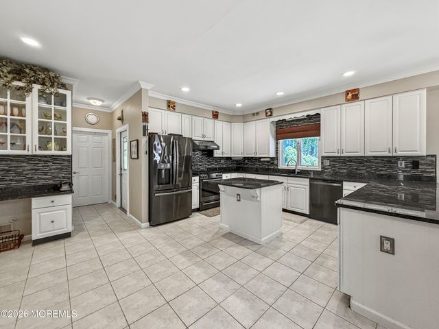 7 Abes Way, Jackson, NJ 08527