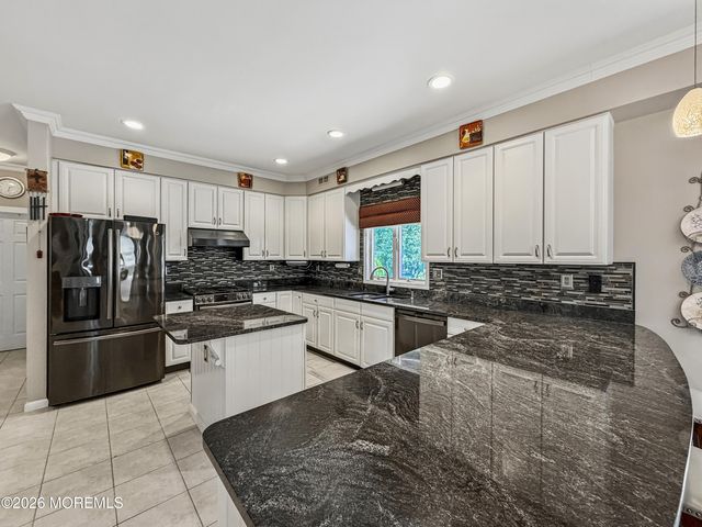 7 Abes Way, Jackson, NJ 08527