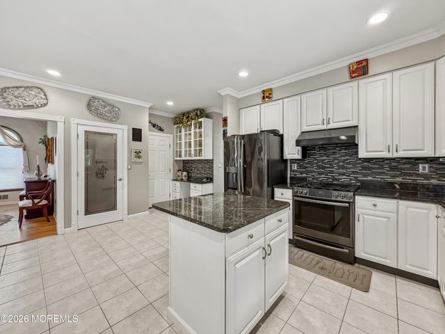 7 Abes Way, Jackson, NJ 08527