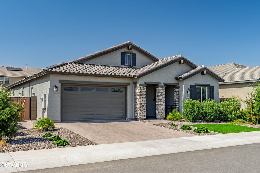 2995 W LYNX Drive, San Tan Valley, AZ 85144 — photo 2