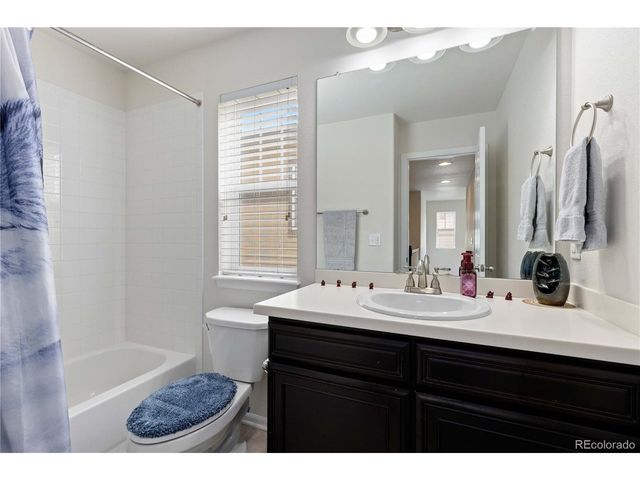 4861 S Picadilly Ct, Aurora, CO 80015