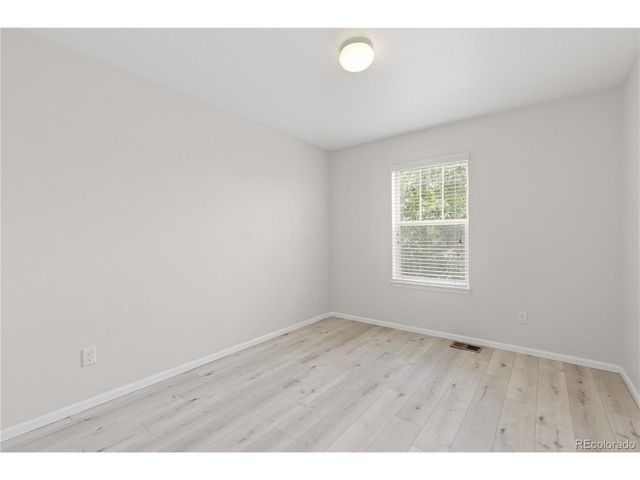 4861 S Picadilly Ct, Aurora, CO 80015