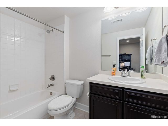 4861 S Picadilly Ct, Aurora, CO 80015