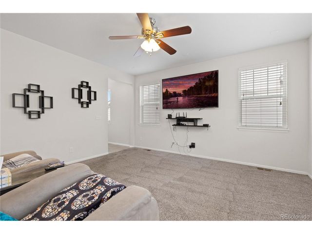 4861 S Picadilly Ct, Aurora, CO 80015