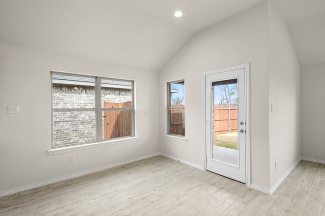 310 Shoshone Drive, Cleburne, TX 76033