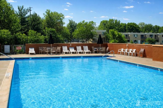 14 Lake Avenue 2A, East Brunswick, NJ 08816