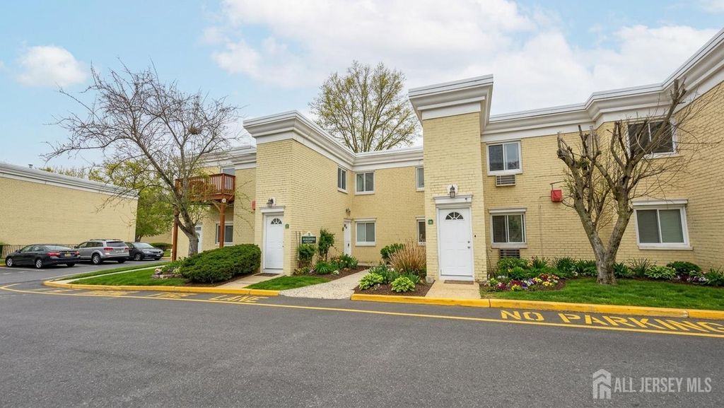 14 Lake Avenue 2A, East Brunswick, NJ 08816