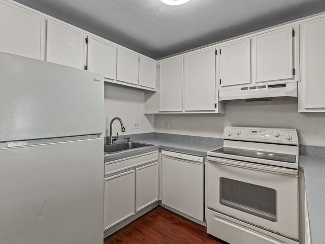 1214 High Road, Tallahassee, FL 32304