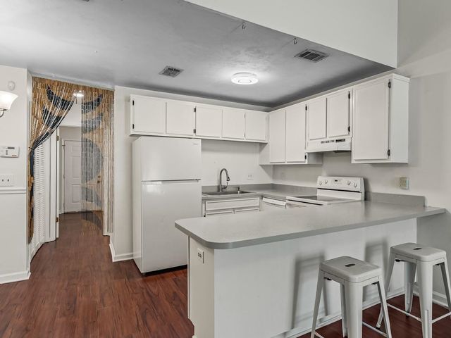 1214 High Road, Tallahassee, FL 32304