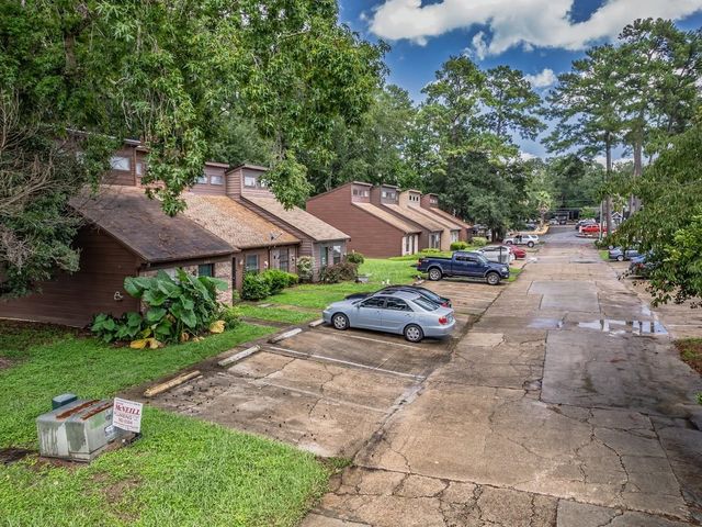 1214 High Road, Tallahassee, FL 32304