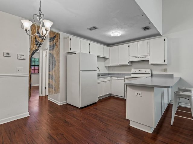 1214 High Road, Tallahassee, FL 32304