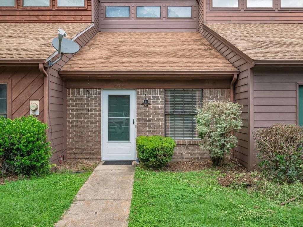 1214 High Road, Tallahassee, FL 32304