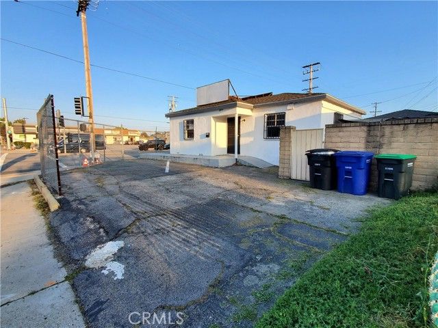 16811 Lakewood Boulevard, Bellflower, CA 90706