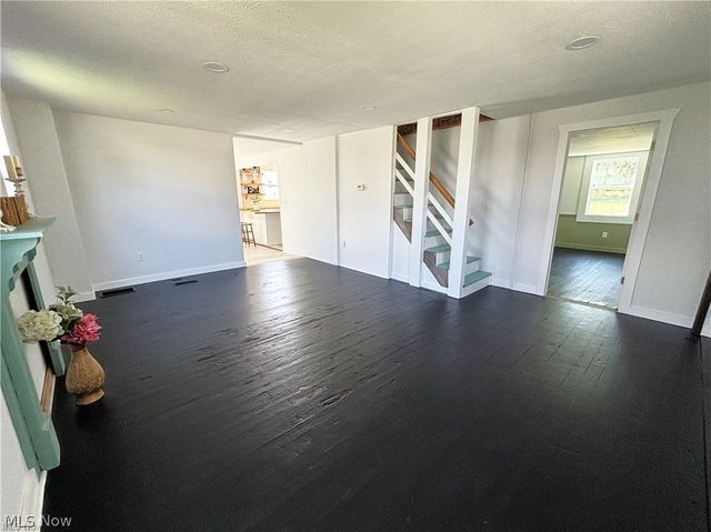 131 Mill Street, Burbank, OH 44214