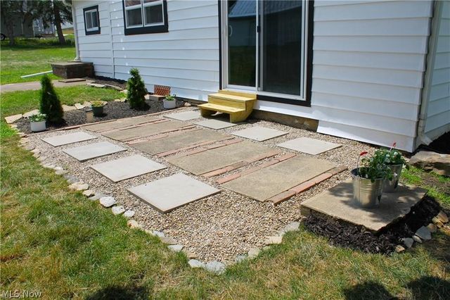 131 Mill Street, Burbank, OH 44214